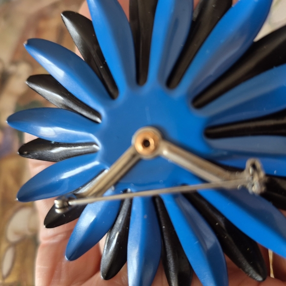 Blue and Black Floral Metal Brooch - Picture 7 of 8